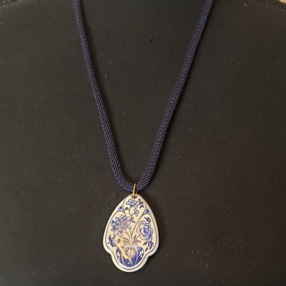 Ceramic White & Blue Floral Pendant Pot of Flowers w/ Dark Blue Chord